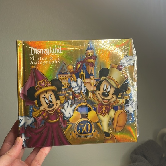 Disneyland photos and autograph book with gel pen NWT - Picture 2 of 4